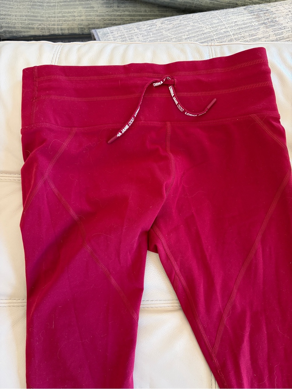 Lorna Jane Red Amy cropped Leggings waist control, like new